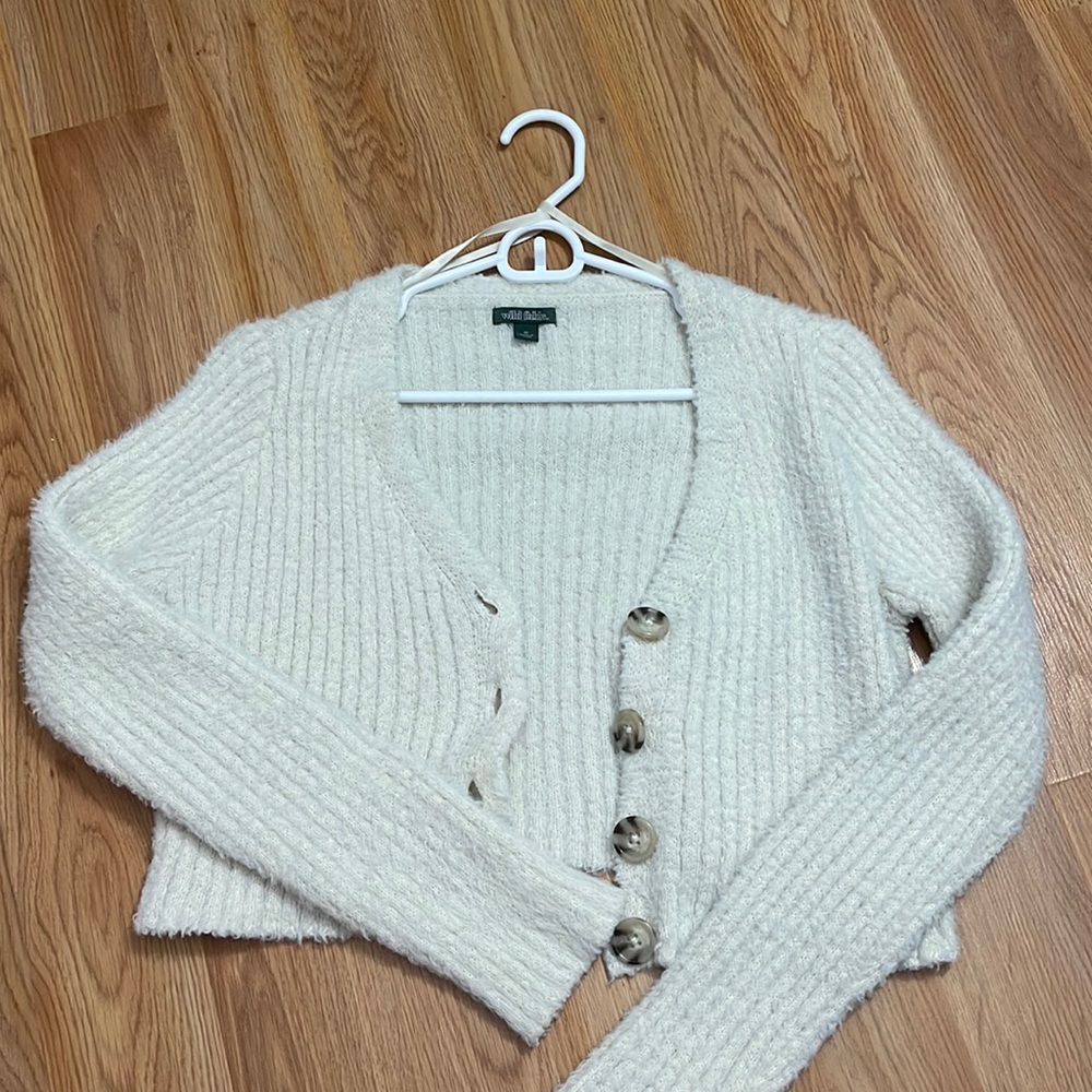 Wild Fable button up sweater cardigan! size medium!